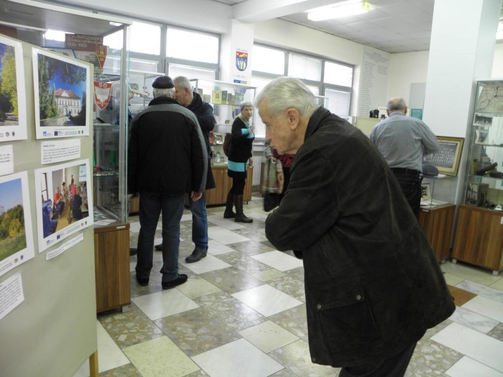 Obr. 8 výstava ve městě Partizánske